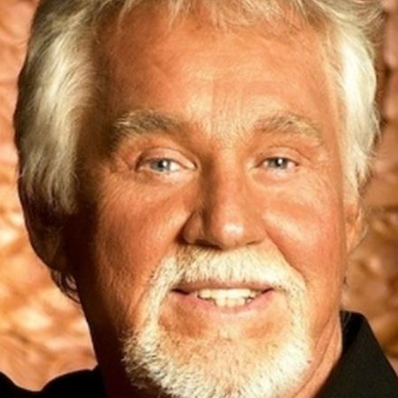 Kenny Rogers Plastic Surgery Giving Him A Youthful Look